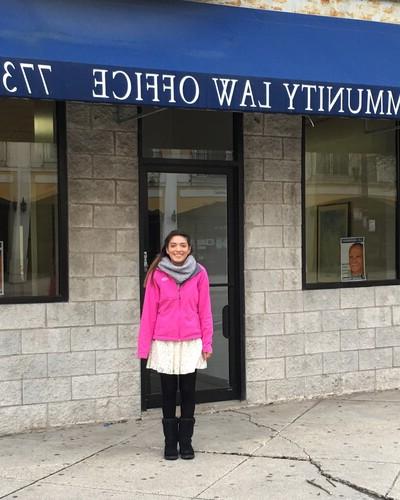 萨凡纳洛佩兹, a sophomore 刑事 justice major, spent her spring semester as a participant in the Chicago Center for Urban Life and Culture Program. 
